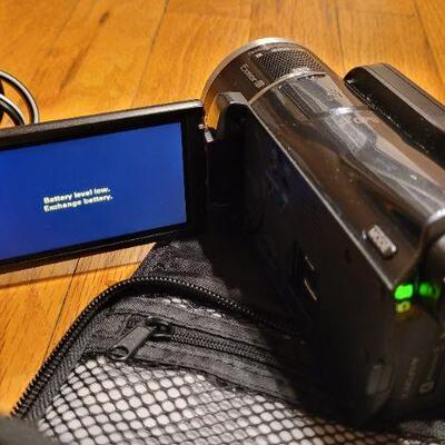 Lot 917: Vintage SONY HDR-XR550 Handycam Tested A+