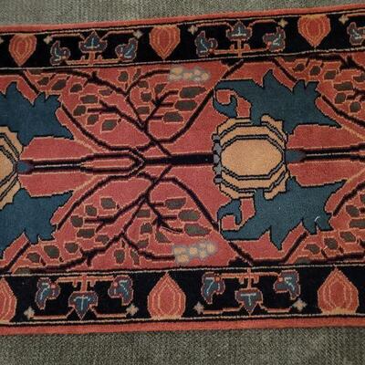Lot 925: Runner Wool Rug made in India