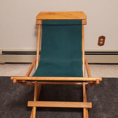 Lot 928: Folding Green Canvas Chair