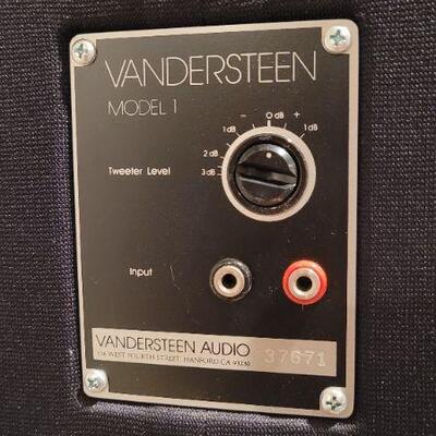 Lot 937: Pair of 3ft Tall VANDERSTEEN Model 1 Floor Speakers TESTED A+