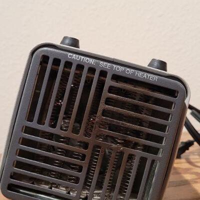 Lot 939: Small Desk/Office/Garage Heater TESTED A+