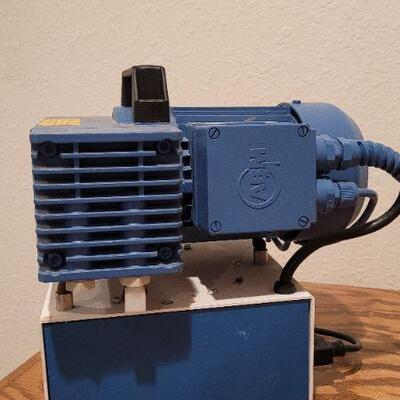 Lot 941: Vintage SAVANT 5 Amp Gel Pump GP100 Tested A+