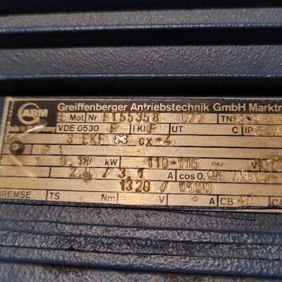 Lot 941: Vintage SAVANT 5 Amp Gel Pump GP100 Tested A+