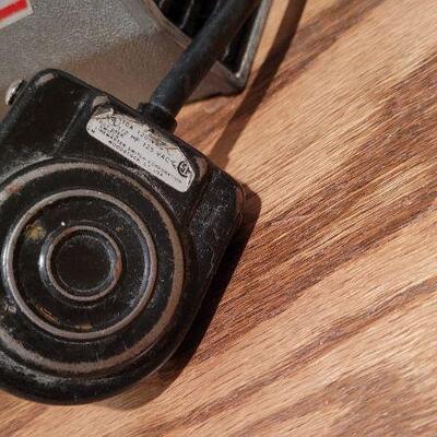 Lot 942: Vintage DAYTON Model #2Z866 SpeedAire Compressor w/ Pedal Switch TESTED A+