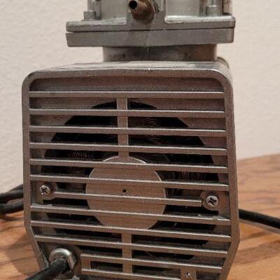 Lot 942: Vintage DAYTON Model #2Z866 SpeedAire Compressor w/ Pedal Switch TESTED A+