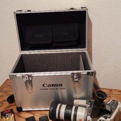 Lot 955: Vintage Canon 8mm L2 Video Camera w/ Mic, New Tapes and CANON System Case HC-2000 