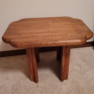 Lot 986: (2) Vintage Wood Side Tables 