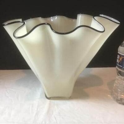 P - 1134 Artisan Signed Handblown Glass Ruffled Vase