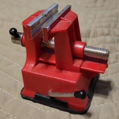 Lot 1021: Vintage Suction Mount Small Vise Grip Tool