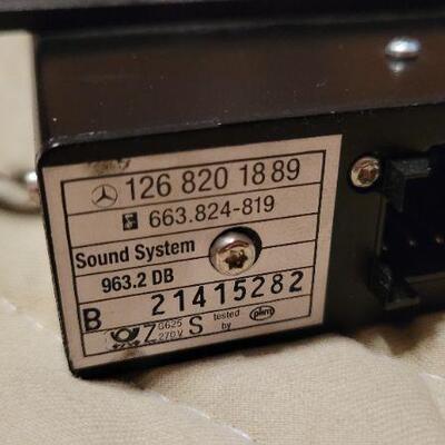 Lot 1024: Vintage New Stock MERCEDES BENZ Sound System Auto Part 