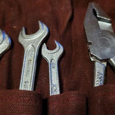 Lot 1028: Vintage MERCEDES BENZ Auto Tool Kit