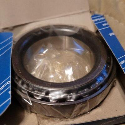 Lot 1033: Assorted NEW Stock MERCEDES BENZ Auto Parts 