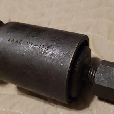Lot 1044: Vintage SAAB Auto Part 93-134