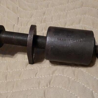 Lot 1044: Vintage SAAB Auto Part 93-134