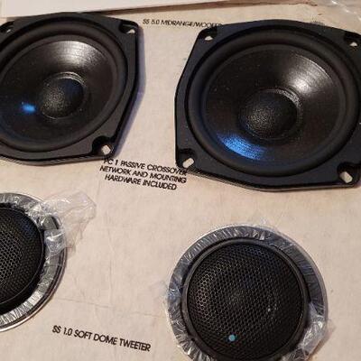 Lot 1051: Vintage New Stock SOUNDSTREAM SS 510 Component Speaker System