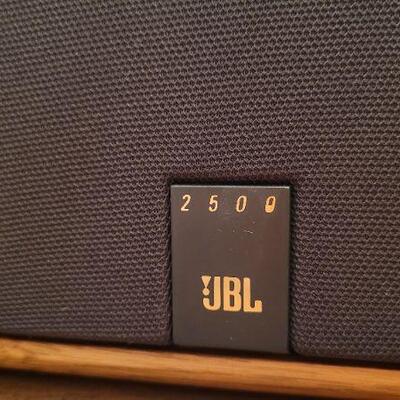 Lot 1054: Vintage JBL Speaker 2500 