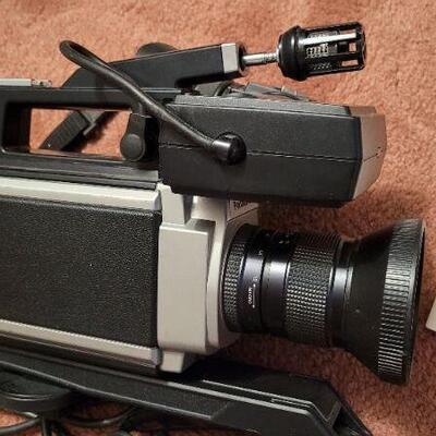 Lot 1058: Vintage PANASONIC Color Video Camera