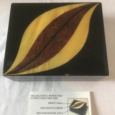 P - 1147 Artisan Made Unique Wood Mixture Box with Velvet Lining 