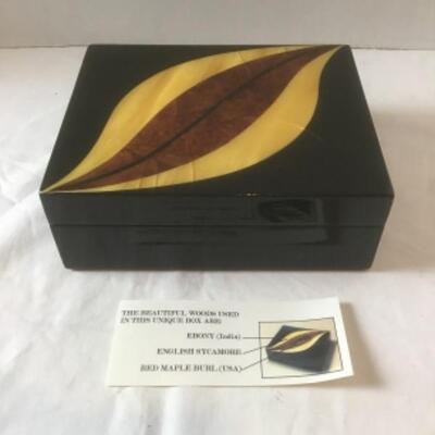 P - 1147 Artisan Made Unique Wood Mixture Box with Velvet Lining 