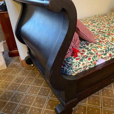 Antique Mahogany sleigh style day bed