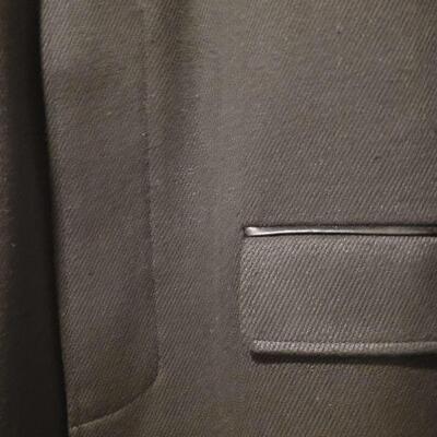 Lot 1061: Cardinal of Canada Mens 42R Mens Over Coat
