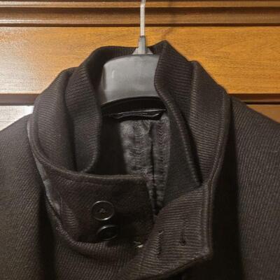 Lot 1061: Cardinal of Canada Mens 42R Mens Over Coat