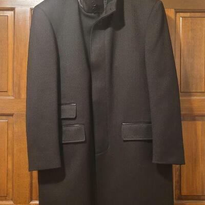 Lot 1061: Cardinal of Canada Mens 42R Mens Over Coat