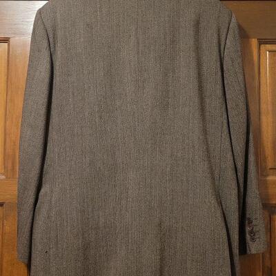 Lot 1062: Guy Laroche Men's Suit