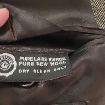Lot 1062: Guy Laroche Men's Suit