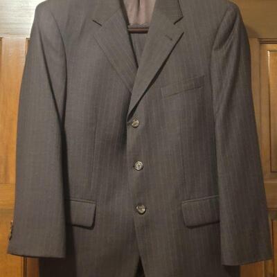 Lot 1064: Chiarelli Men's 42S Suit