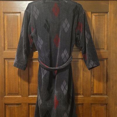 Lot 1066: Men's Plush Robe