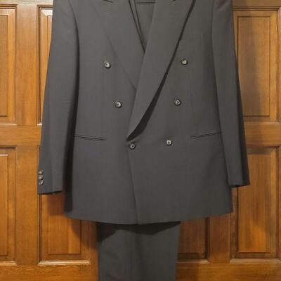 Lot 1067: Durban Men's Suit