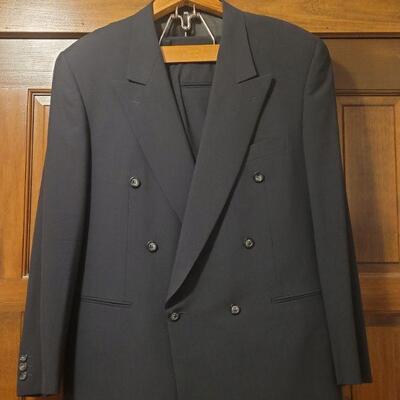 Lot 1067: Durban Men's Suit