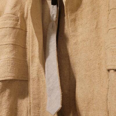 Lot 1069: Vintage Men's Persian Jacket XL