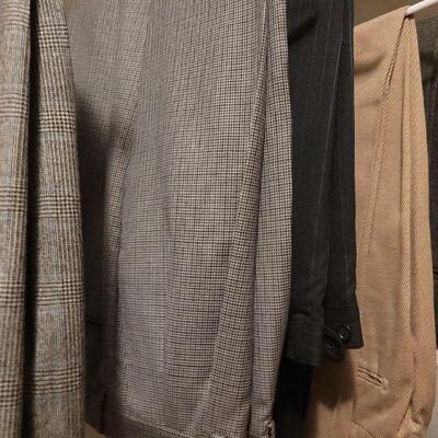 Lot 1070: (5) Men's Dress Pants 34/30