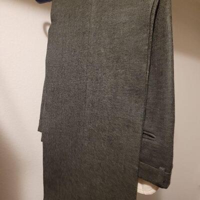 Lot 1070: (5) Men's Dress Pants 34/30