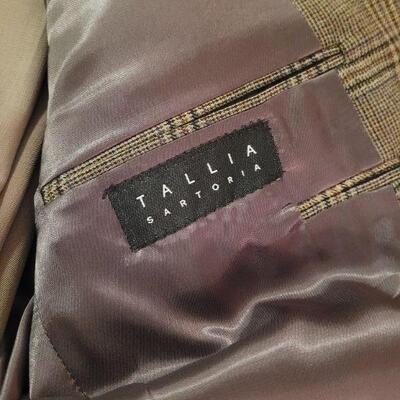 Lot 1073:  NEW with Tags J. Pinter Men's Suit