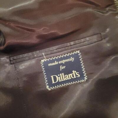 Lot 1075: New with Tags Daniel Cremieux Suit