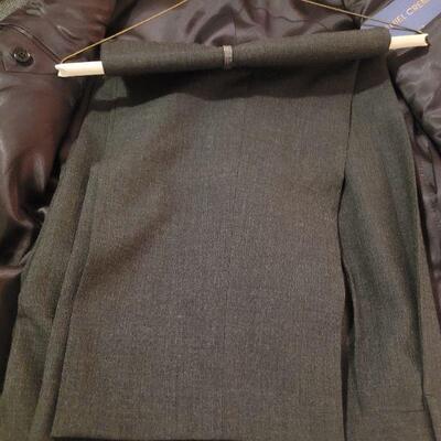Lot 1075: New with Tags Daniel Cremieux Suit