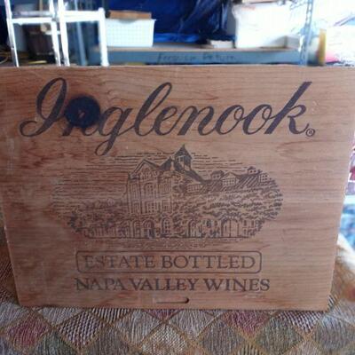 1116 Vintage wooden wine bottle crate 