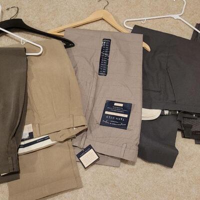 Lot 1080: (5) Pairs of Men's Pants