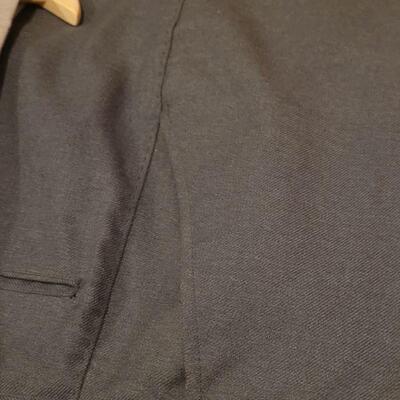 Lot 1080: (5) Pairs of Men's Pants