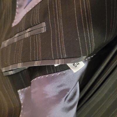 Lot 1083: Kenzo Men's Suit