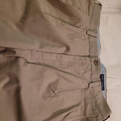 Lot 1084: (2) Pairs of Daniel Cremieux Shorts