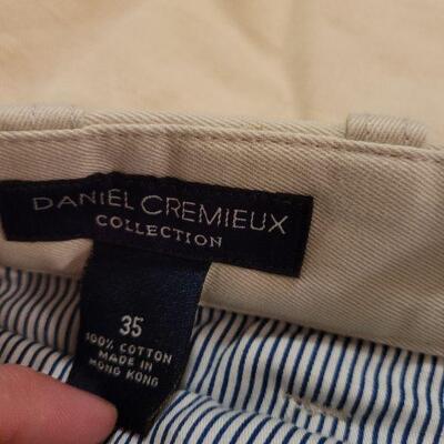 Lot 1086: (2) Pairs of Men's Shorts