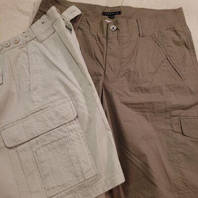 Lot 1086: (2) Pairs of Men's Shorts