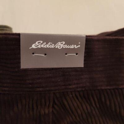 Lot 1100: (4) Pairs of Men's Corduroy Panta