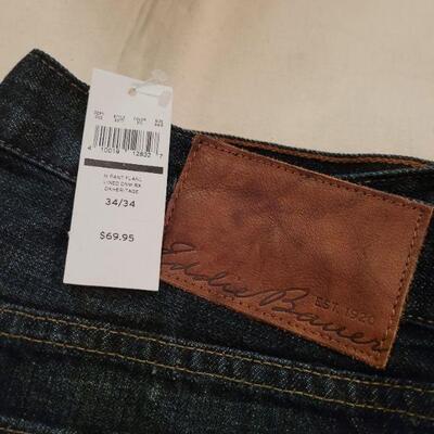 Lot 1104: (2) Men's Jeans