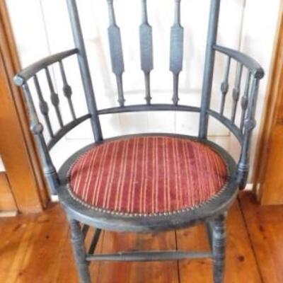 Vintage Wood Captain Chair