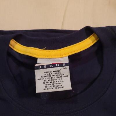 Lot 1109: (2) Tommy Hilfiger Tshirts